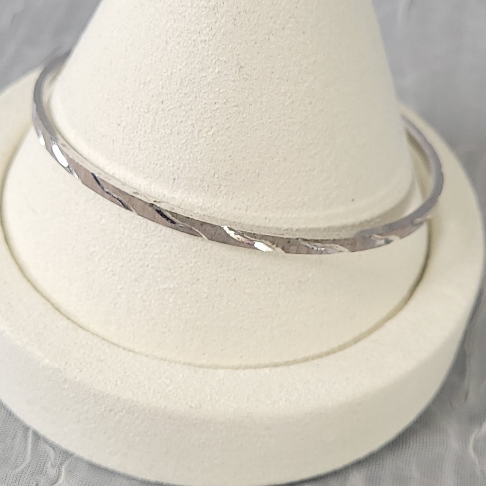 Trifari Bangle Bracelet Women Silver Diamond Cut Textured Vintage Jewelry